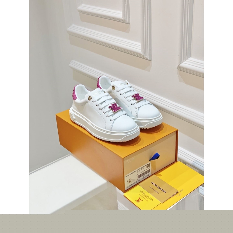 l**is V*t*n sneakers